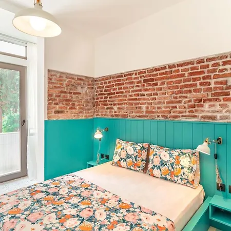 Be Bold Albergue *